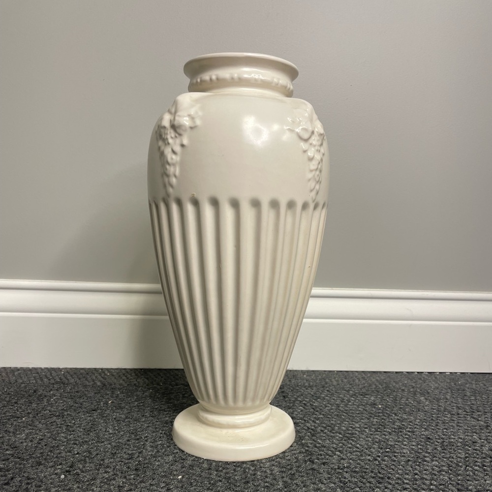Roseville Ivory II Savona Flower Vase‎ 1932 Ceramic 222-12